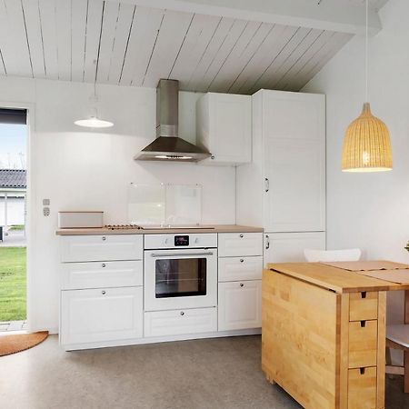 Cozy 2-Bedroom J Seaside Escape At Summerhouse Brenderup Екстериор снимка