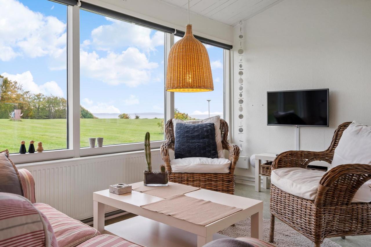 Cozy 2-Bedroom J Seaside Escape At Summerhouse Brenderup Екстериор снимка