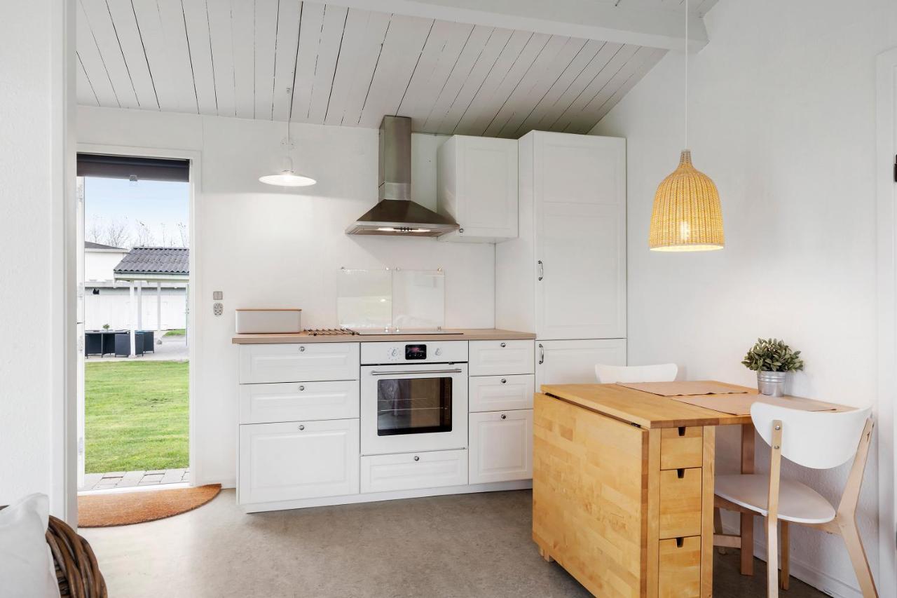 Cozy 2-Bedroom J Seaside Escape At Summerhouse Brenderup Екстериор снимка